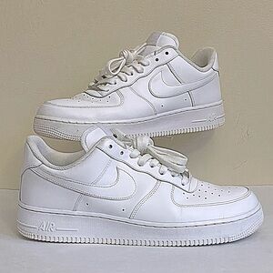 NIKE AIR FORCE 1 LOW MEN'S CASUAL SHOES / SIZE 10.5